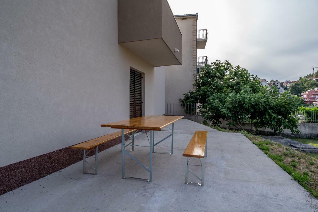 Apartment Matija Podstrana Luaran gambar